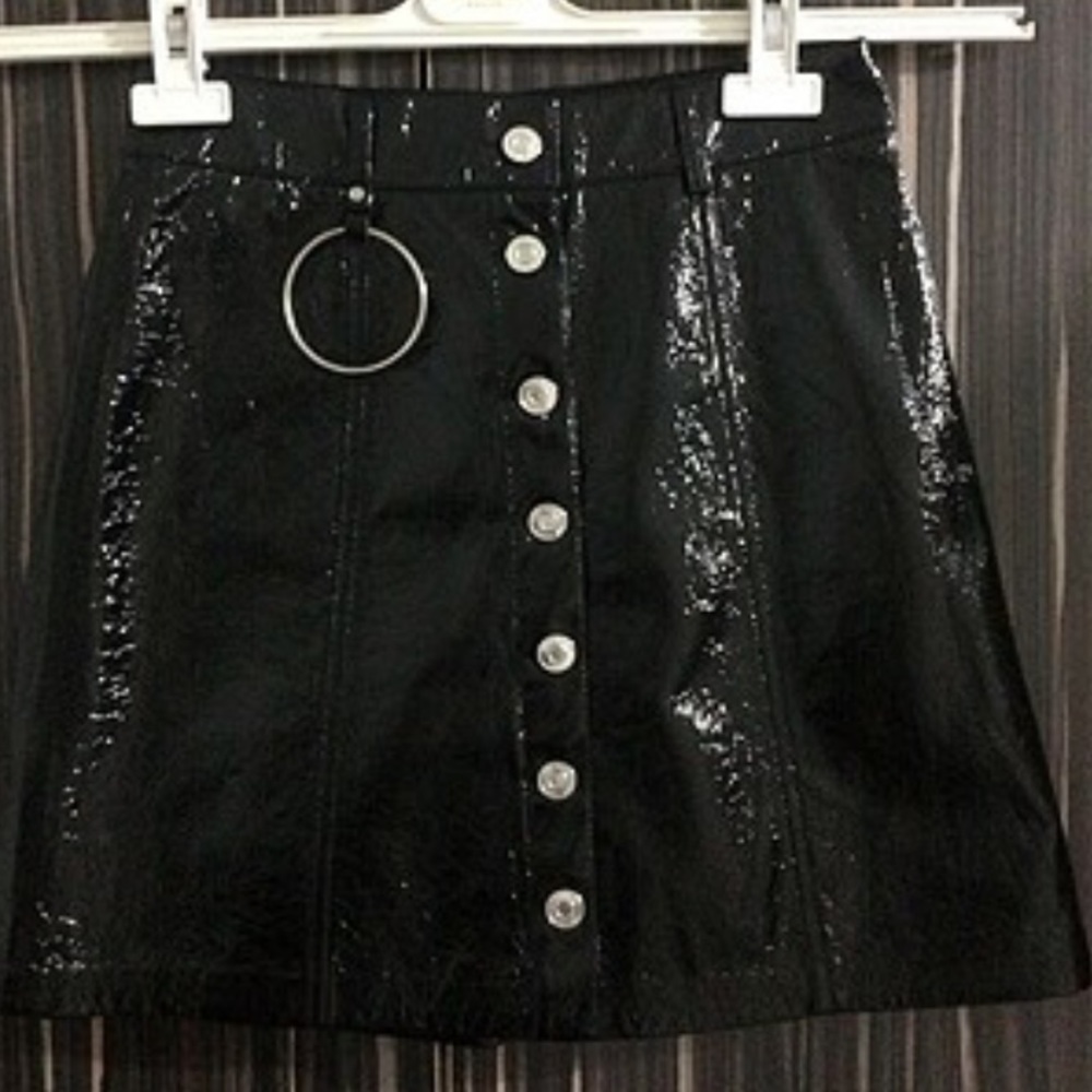 XS leather mini skirt from Stradivarius.